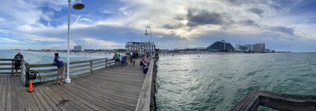 Building Photo - 158 Highland Ave