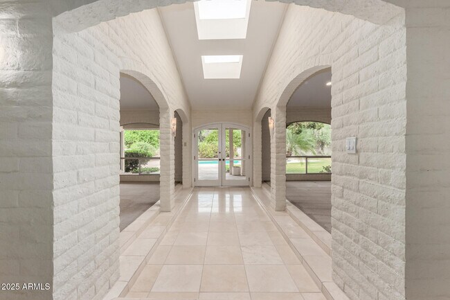 Building Photo - 6516 E Maverick Rd