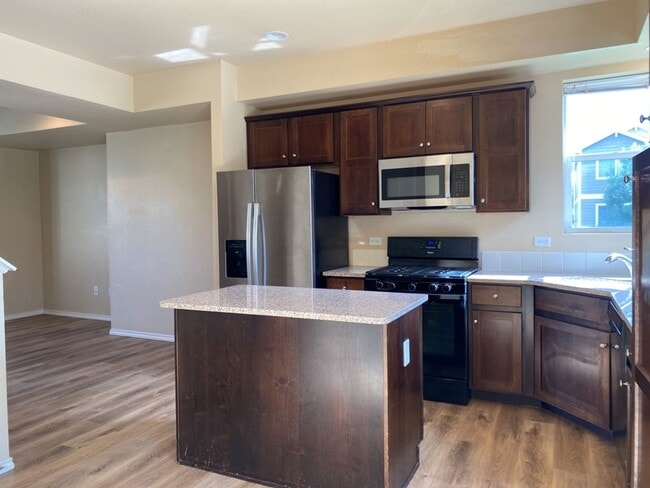 Building Photo - Lovely 3 Bed 2.5 Bath Home in Timbervine