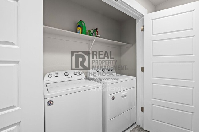 Building Photo - 218 E Chestnut St