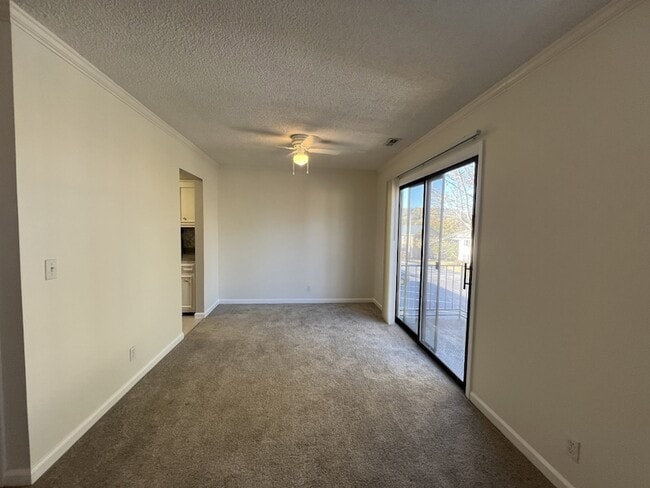 Building Photo - 764 Fox Ridge Dr