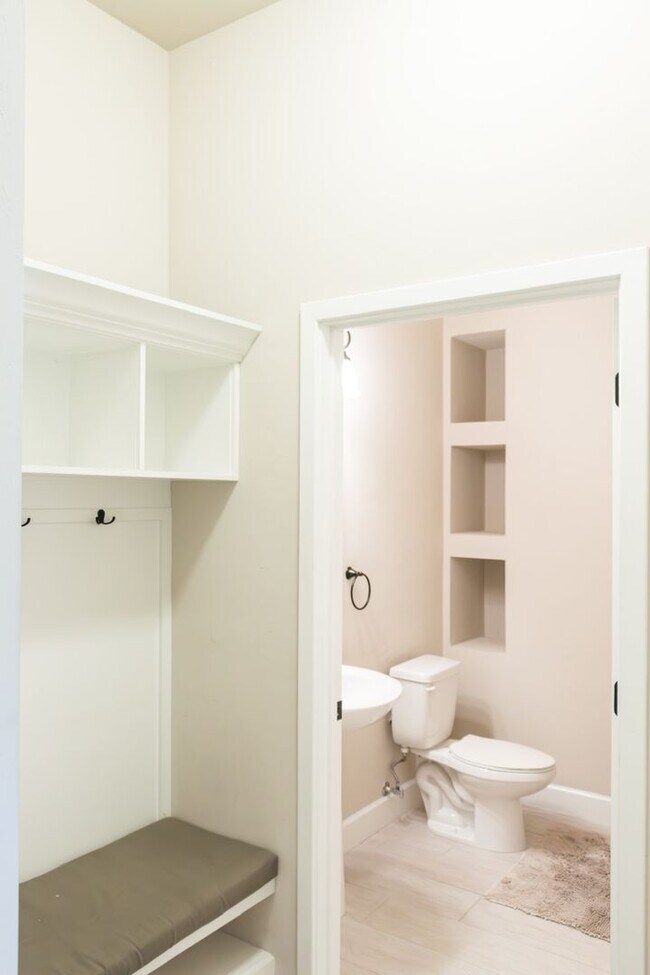 Vibrant 4/3 home in Longleaf! 7923 SW 79th Dr Gainesville FL 32608