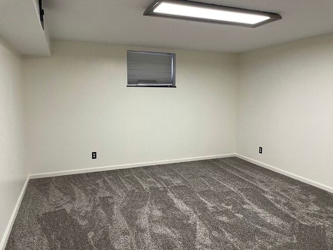 Building Photo - 3 Bed 2 Bath Home With 2000+ Square Feet With Exclusive Access to Rock Island Trail!!