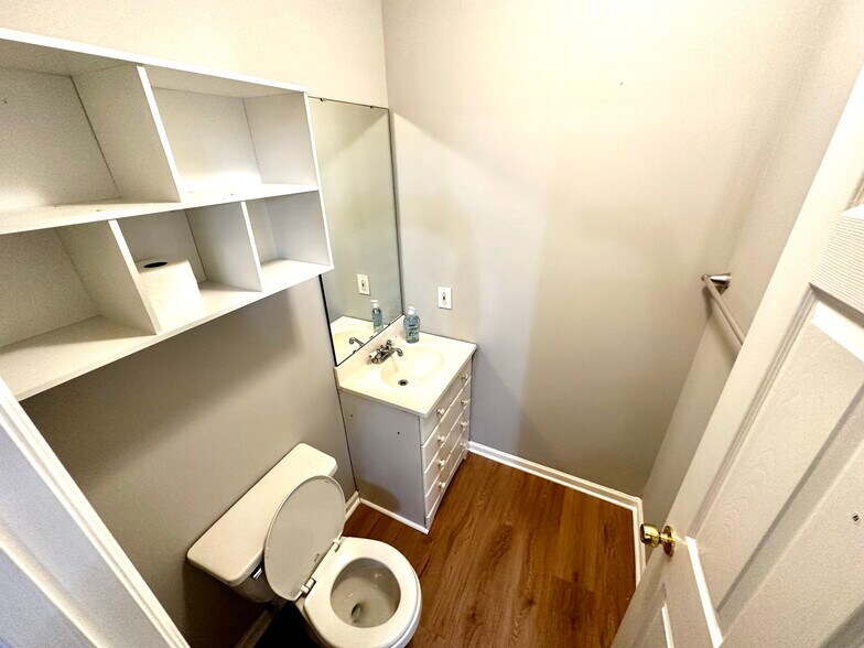 Building Photo - 2111 Highland St