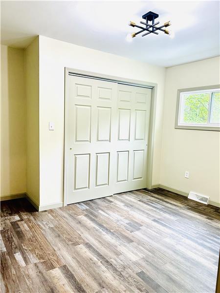 Building Photo - 466 Efts Ln