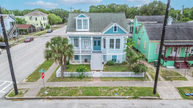 Building Photo - 3301 Ave N Ursuline St