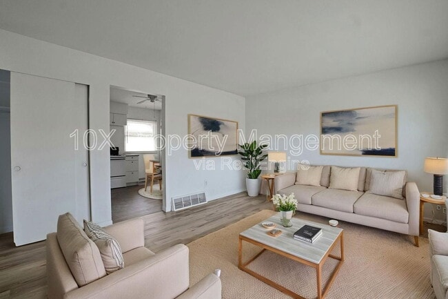 Building Photo - 92 Cherrington Rd