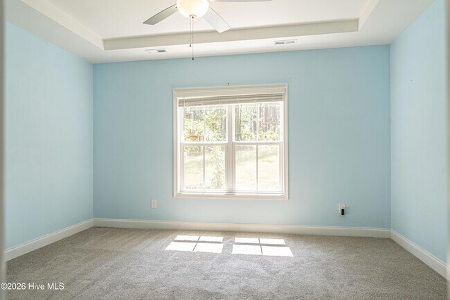 Building Photo - 170 Lakeview Dr