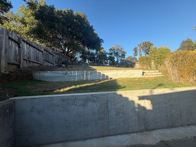 Building Photo - Stunning 2-bedroom, 1.5-bath Modern home i...