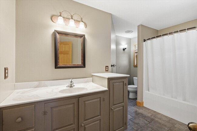 Building Photo - 102 N Gaw St