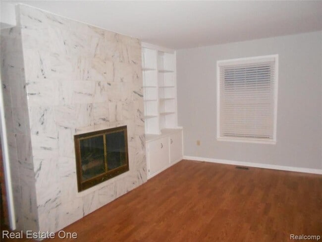 Building Photo - 3541 Tothill Dr