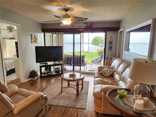 Building Photo - 6291 Bahia Del Mar Cir