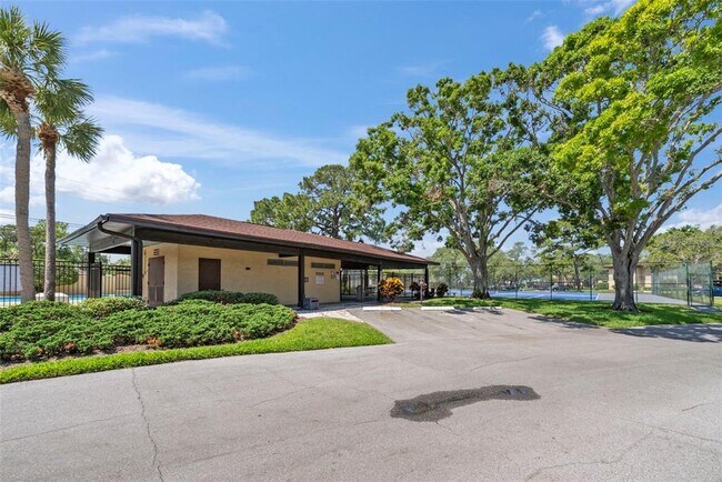 Building Photo - 2693 Sabal Springs Cir