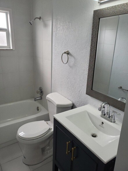 Building Photo - 516 NW 53rd St