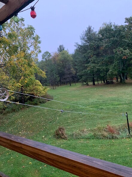 Building Photo - 467 Troy Rd