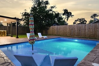 Building Photo - 12115 Wood Forest Dr