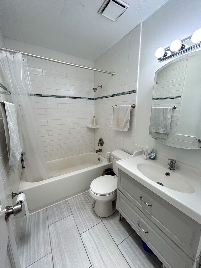 Building Photo - Cresap Arms #430 - Pet-Friendly!
