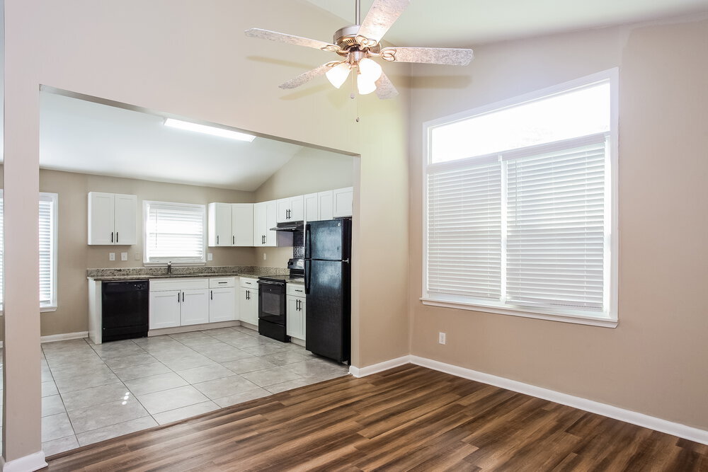 Building Photo - 5401 Venado St