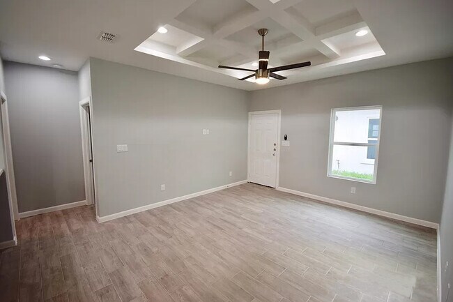 Building Photo - 1412 S Iris St