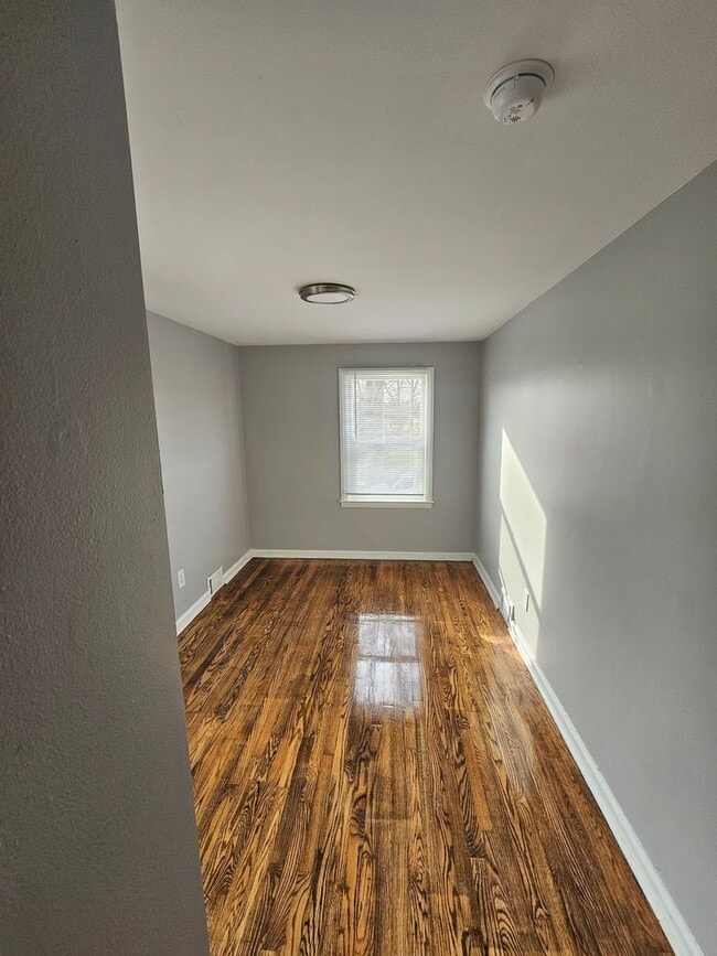 Building Photo - 4196 Buckingham