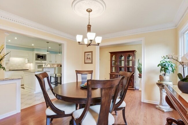 Building Photo - 8900 Carroll Manor Dr