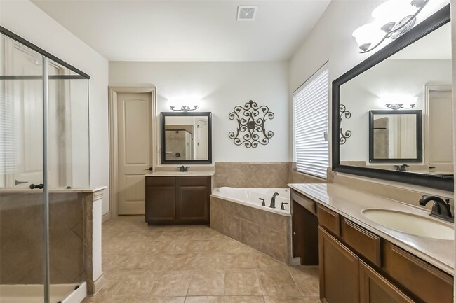 Building Photo - 9634 Lansing Meadows Dr