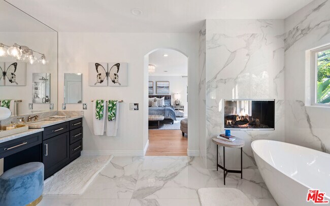 Building Photo - 4513 Tobias Ave