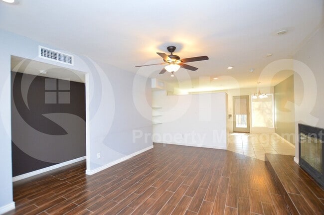 Building Photo - 2331 W Carson Dr