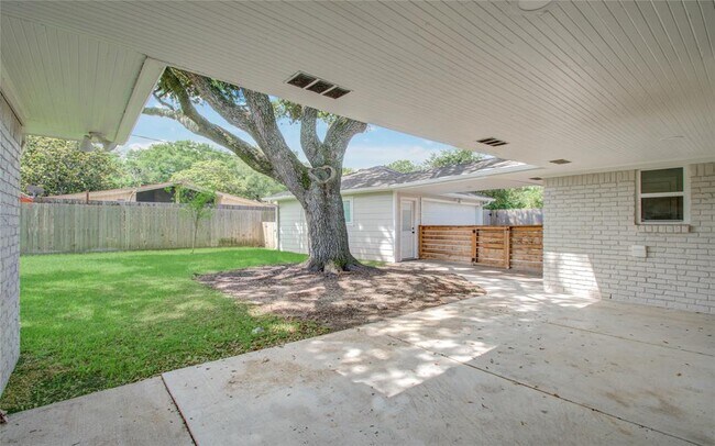 Building Photo - 5735 Grape St