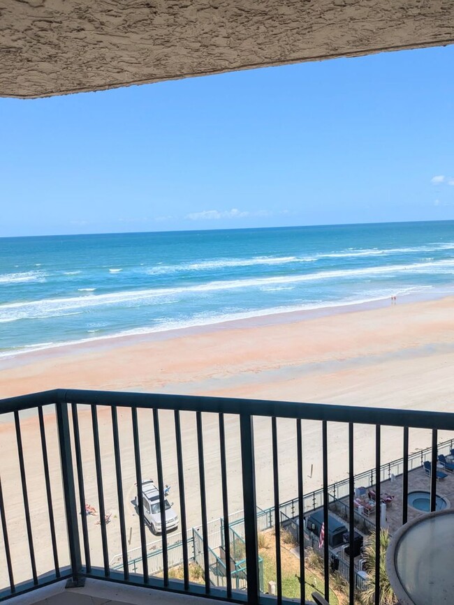 Building Photo - Ocean Front Fully Furnished