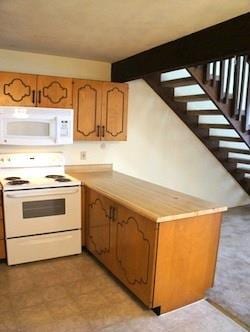 Building Photo - 822 White Oak Dr