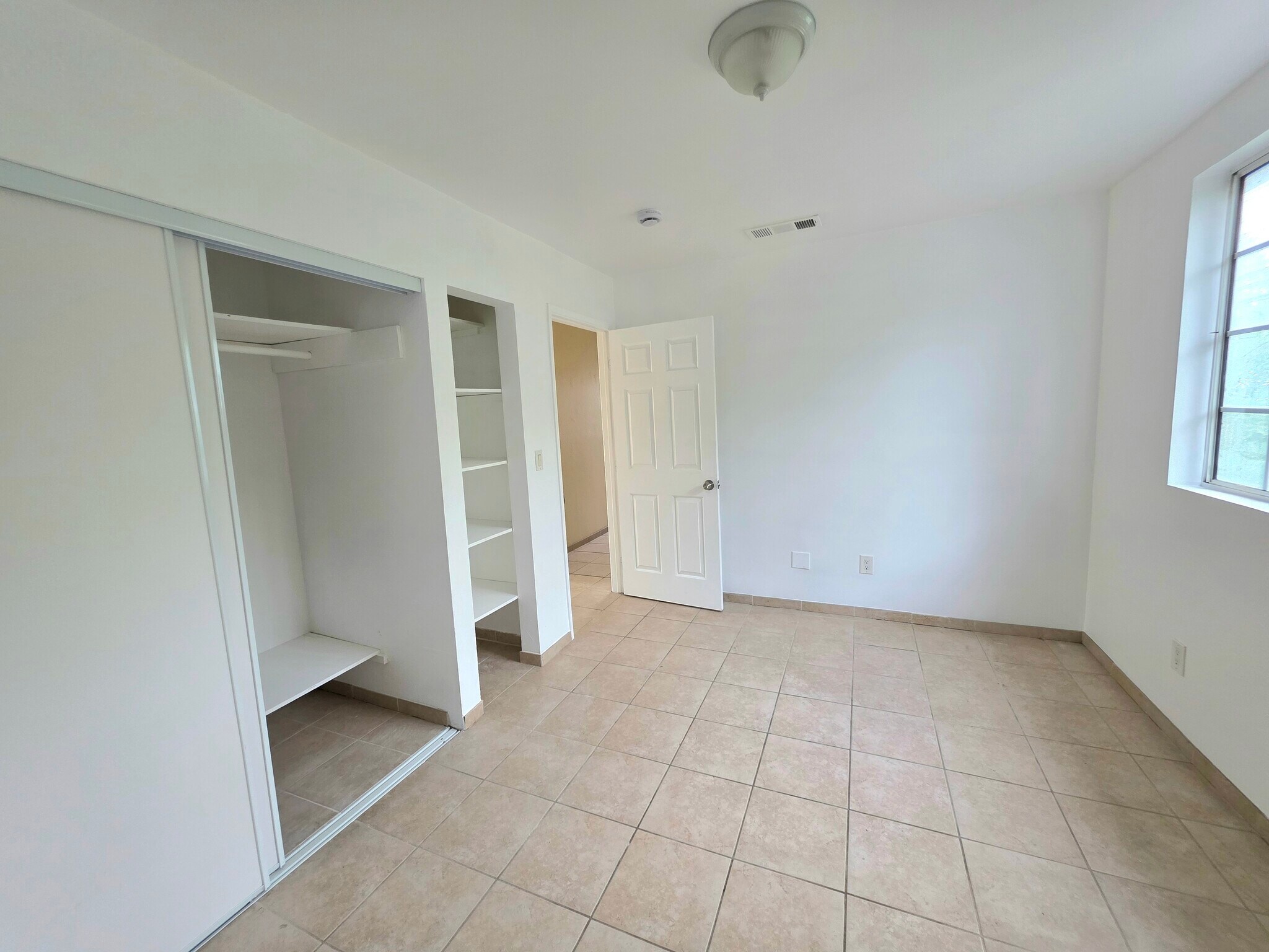 Building Photo - 209 E 119th St