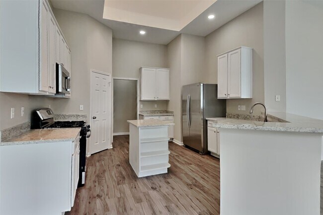 Building Photo - 11414 Oak Lake Glen Cir