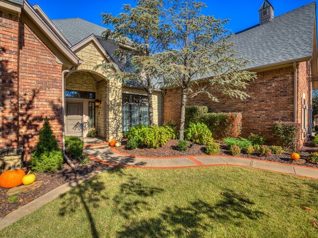 Building Photo - Stunning Luxury Home in East Edmond with a Pool/Jacuzzi + Woody Creek Addition + Theater Room+/5 ...