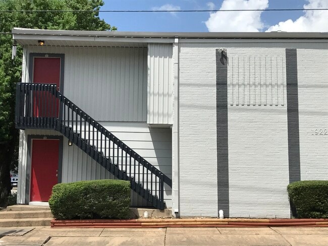 Building Photo - McDuffie Place LTD