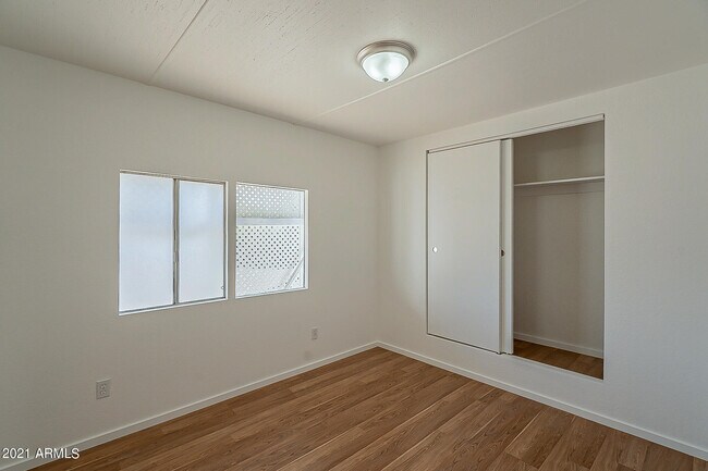 Building Photo - 334 N 83rd St