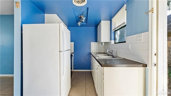 Building Photo - 8 E Champion St