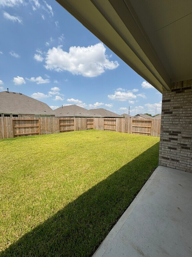 Building Photo - 6419 Seafoam Lake Dr