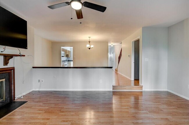 Building Photo - 811 Kings Croft Dr