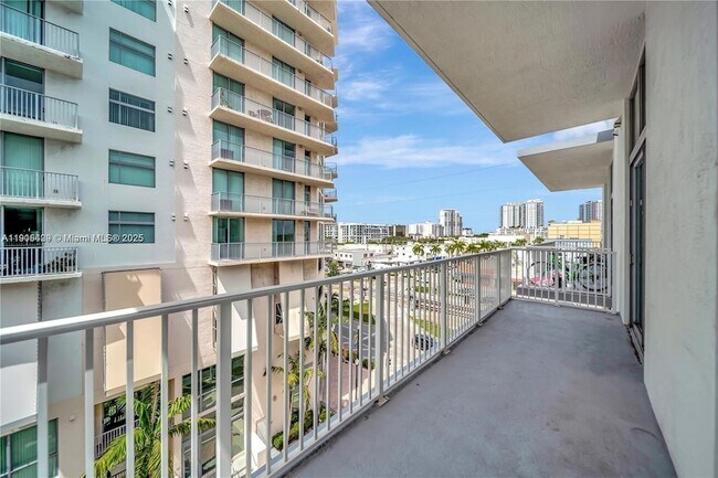 Building Photo - 2100 Van Buren St