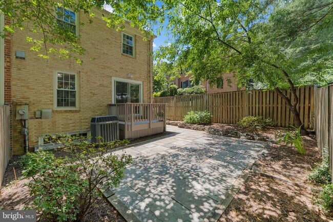 Building Photo - 7428 Chummley Ct