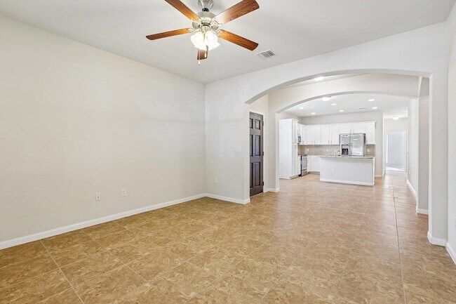Building Photo - 711 Rolling Oak Dr