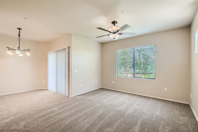 Building Photo - Move-In Special - 2bed/2bath Foothills Rio...