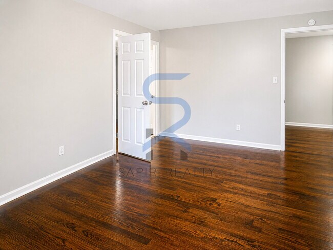 Building Photo - Convenient Eastside Living – 4BR in Decatur 30032