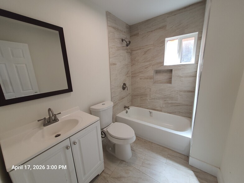 Building Photo - 515 W 104th St