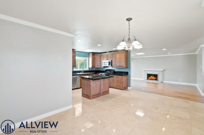 Building Photo - Upgraded 4 Bedroom, 3 Bathroom Home Available