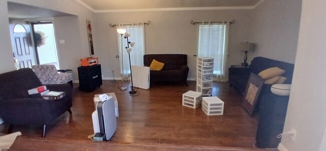 Building Photo - Move-In Ready Dallas Gem — 4 Bedrooms, 2 L...