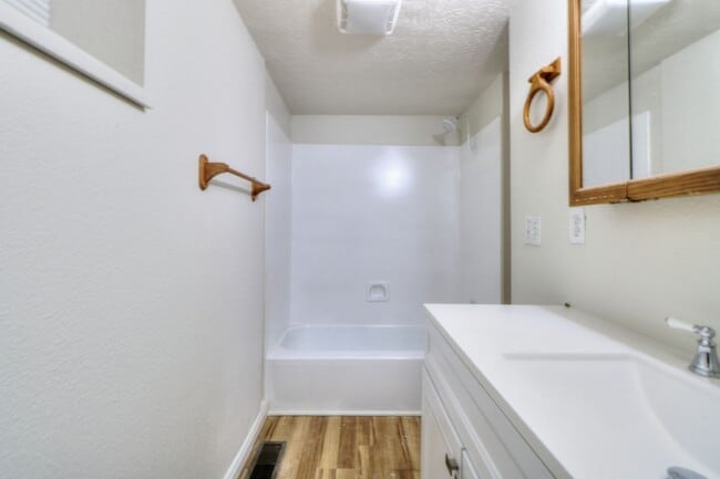 Building Photo - 311 E 200 N