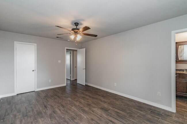 Building Photo - COMING SOON! UPDATED 3 BEDROOM IN ALEDO