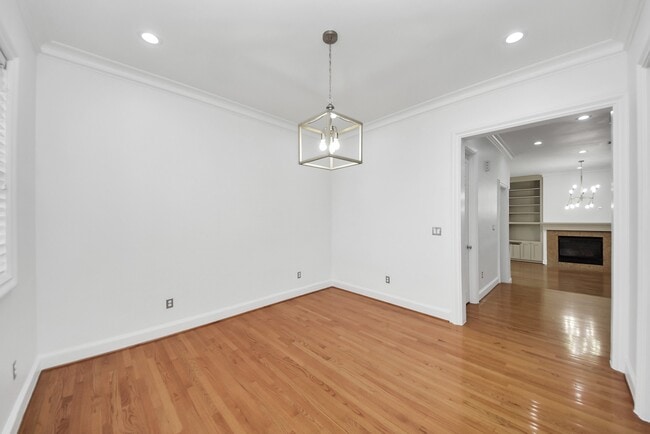 Building Photo - 2314 Dorrington St